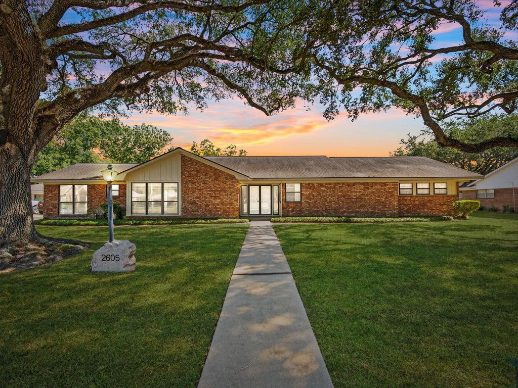 2605 Cypress Lane, Rosenberg, TX 77471