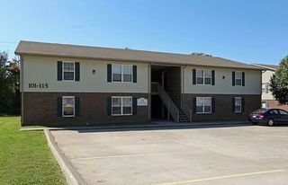 100 Mandarin Dr, Oak Grove, KY 42262