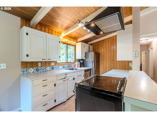 1109 CHARMAN St, Oregon City, OR 97045