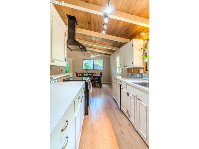 1109 CHARMAN St, Oregon City, OR 97045