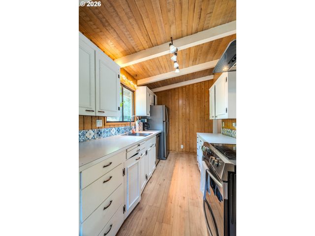 1109 CHARMAN St, Oregon City, OR 97045