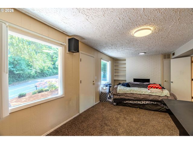 1109 CHARMAN St, Oregon City, OR 97045