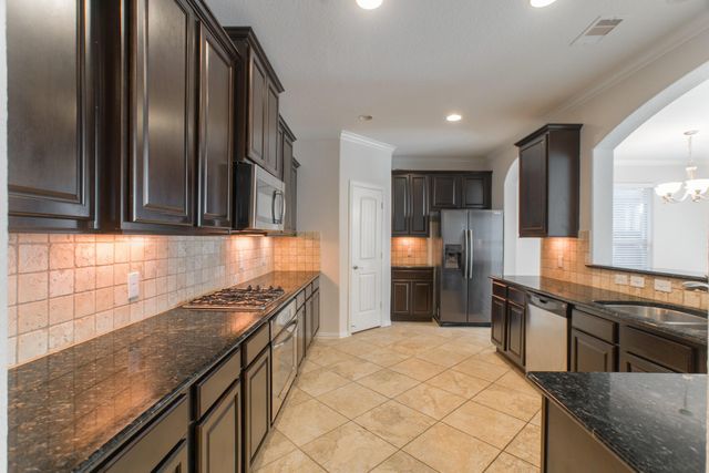 7 E Deer River Circle, The Woodlands, TX 77389