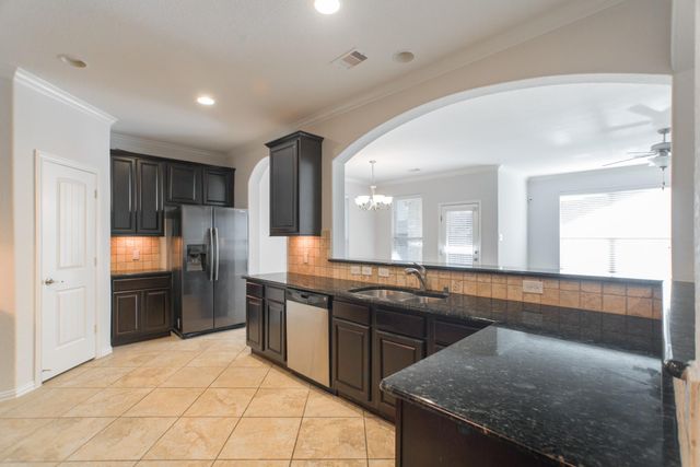 7 E Deer River Circle, The Woodlands, TX 77389