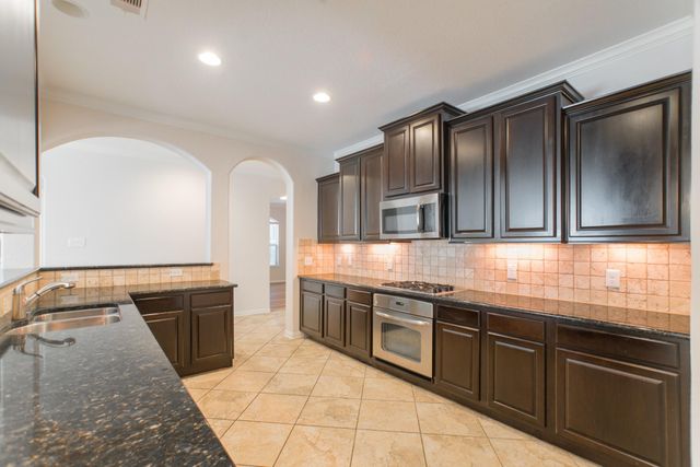 7 E Deer River Circle, The Woodlands, TX 77389