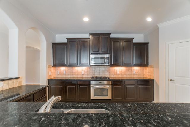 7 E Deer River Circle, The Woodlands, TX 77389
