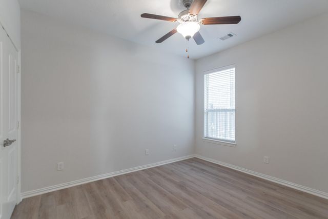 7 E Deer River Circle, The Woodlands, TX 77389
