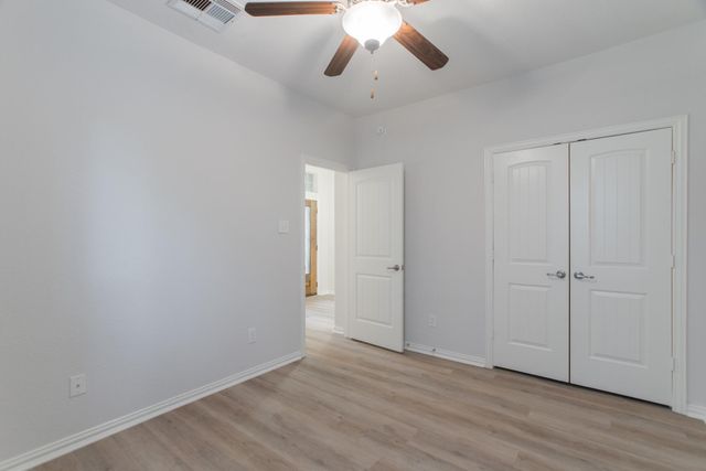 7 E Deer River Circle, The Woodlands, TX 77389