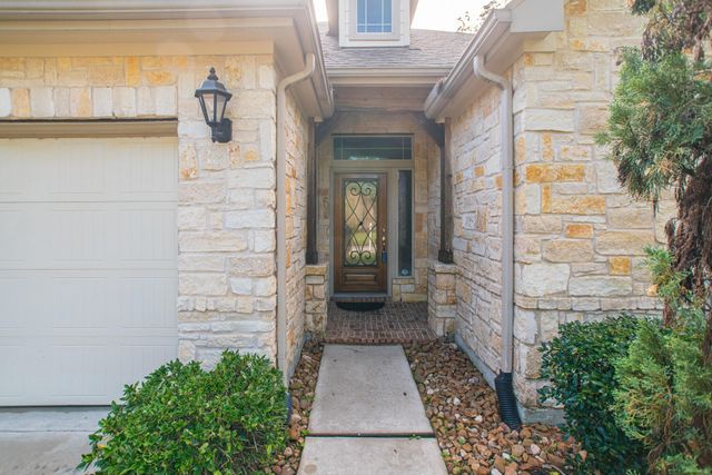 7 E Deer River Circle, The Woodlands, TX 77389