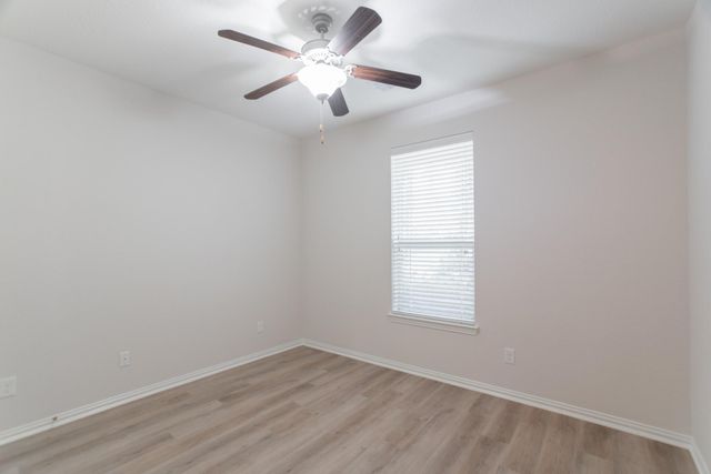 7 E Deer River Circle, The Woodlands, TX 77389