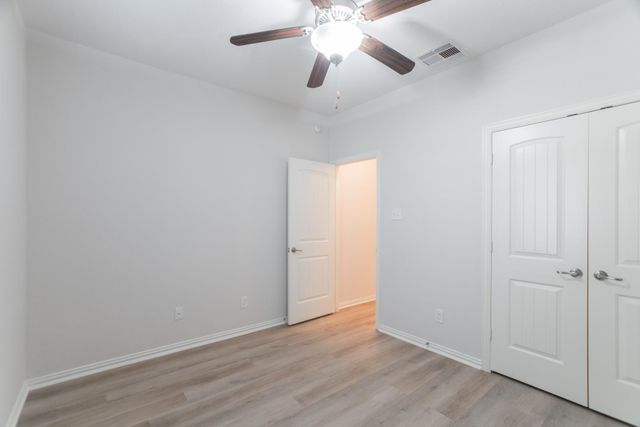 7 E Deer River Circle, The Woodlands, TX 77389