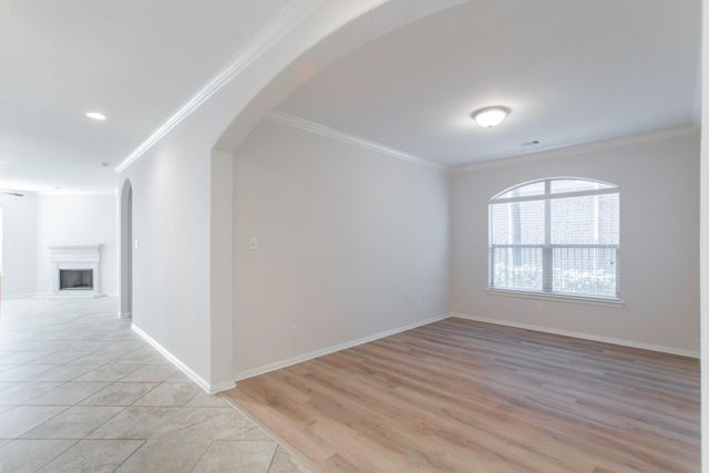 7 E Deer River Circle, The Woodlands, TX 77389