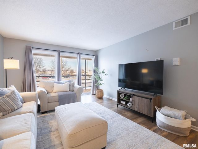 2601 W Willowlake Dr Apt 20, Peoria, IL 61614