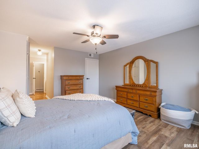 2601 W Willowlake Dr Apt 20, Peoria, IL 61614