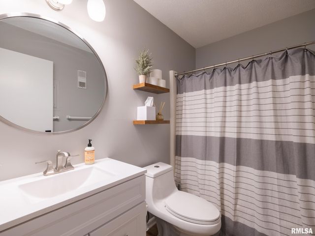 2601 W Willowlake Dr Apt 20, Peoria, IL 61614