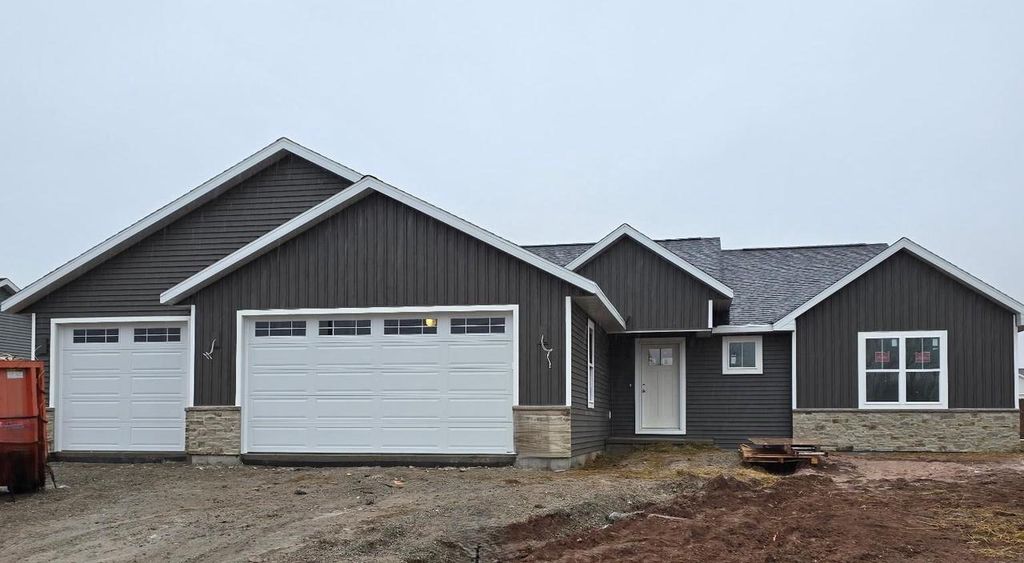 3375 S VAIL LANE, Appleton, WI 54915