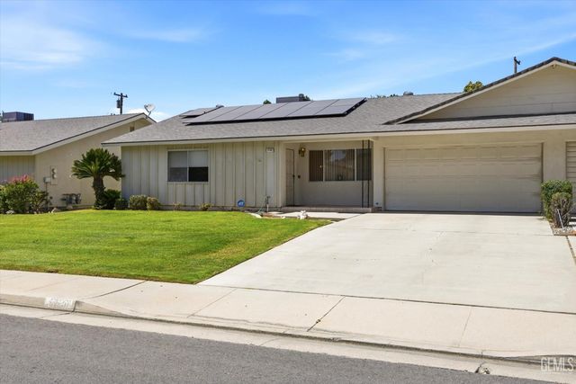 5720 Cypress Point Drive, Bakersfield, CA 93309