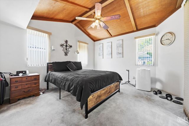 5720 Cypress Point Drive, Bakersfield, CA 93309