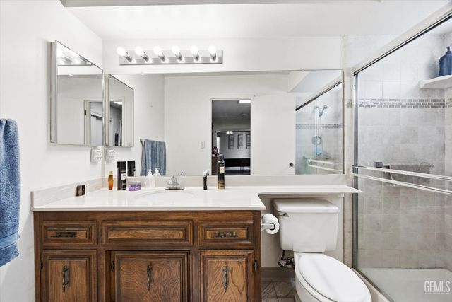 5720 Cypress Point Drive, Bakersfield, CA 93309