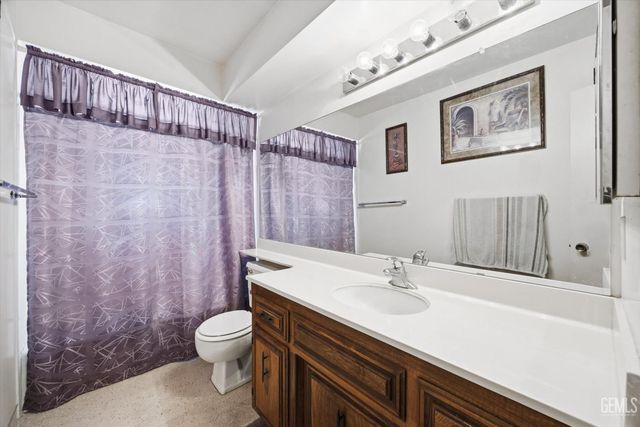 5720 Cypress Point Drive, Bakersfield, CA 93309