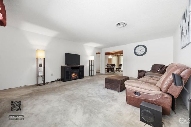 5720 Cypress Point Drive, Bakersfield, CA 93309
