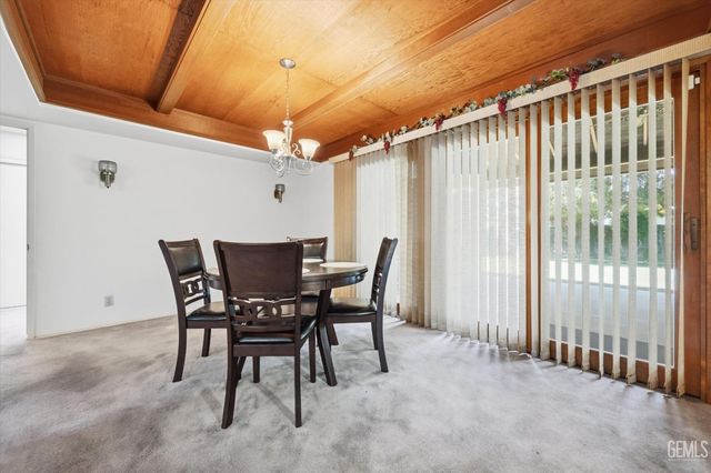 5720 Cypress Point Drive, Bakersfield, CA 93309