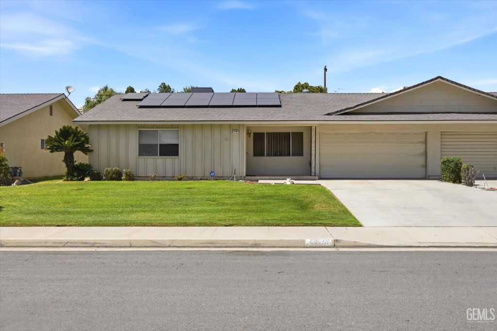 5720 Cypress Point Drive, Bakersfield, CA 93309