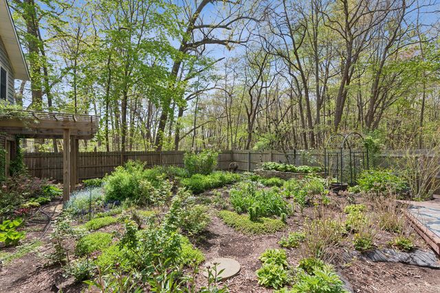 218 Chickadee Trail, Michigan City, IN 46360