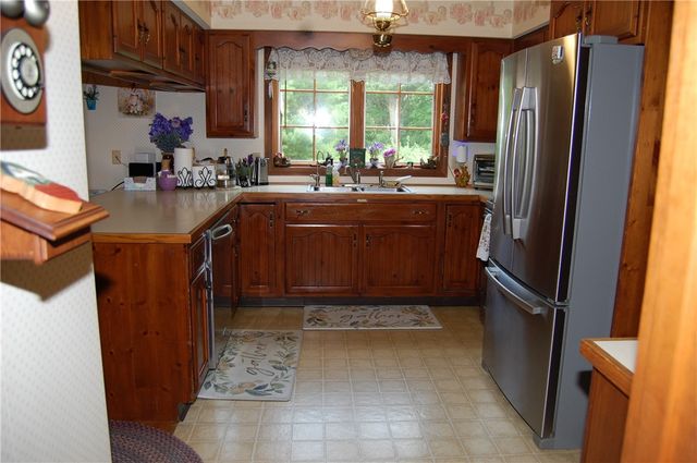 60 Trout Brook Lane, Scituate, RI 02857