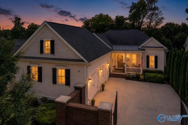37 Hillcrest Avenue NW, Huntsville, AL 35806