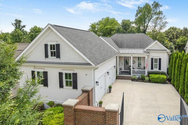37 Hillcrest Avenue NW, Huntsville, AL 35806