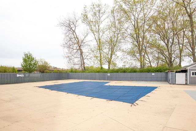 876 Blossom Lane 203, Prospect Heights, IL 60070