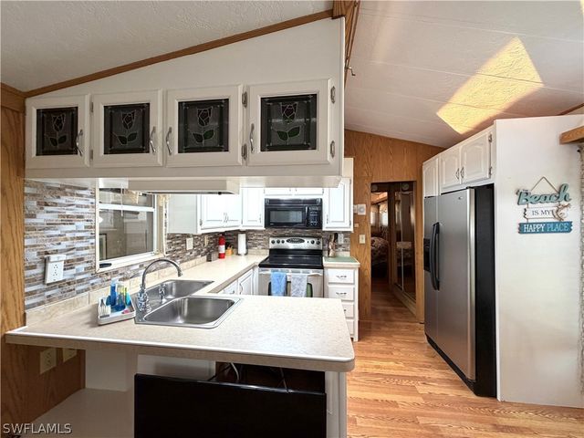 4710 Split Log LN W, Estero, FL 33928