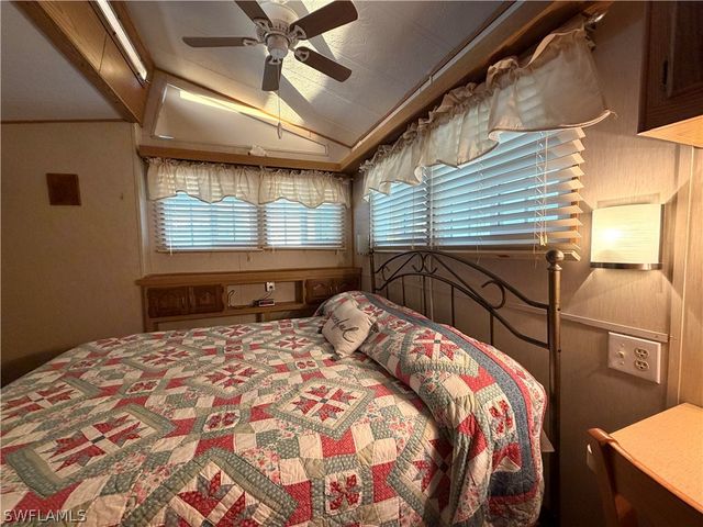 4710 Split Log LN W, Estero, FL 33928