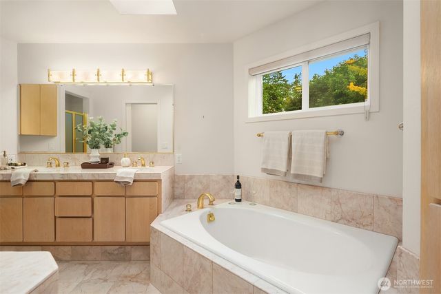 912 Cedar Street, Edmonds, WA 98020