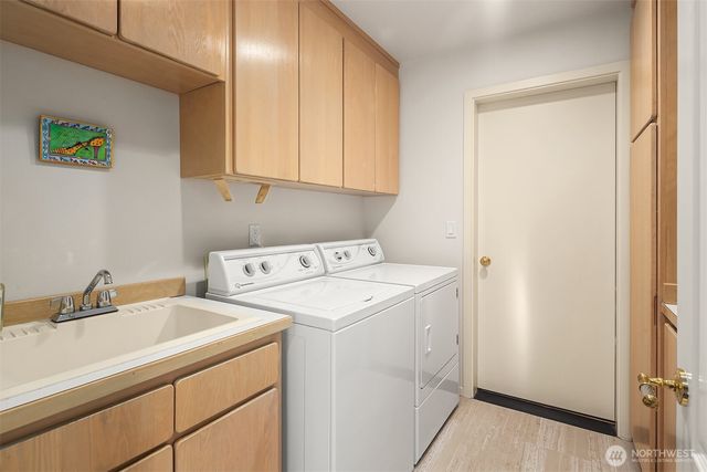 912 Cedar Street, Edmonds, WA 98020