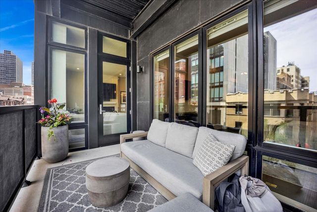 2773 N Hampden Court 302, Chicago, IL 60614