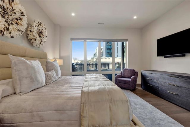 2773 N Hampden Court 302, Chicago, IL 60614