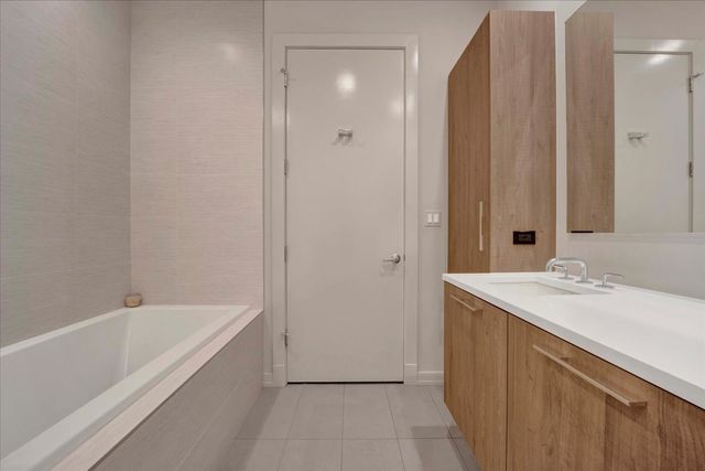 2773 N Hampden Court 302, Chicago, IL 60614