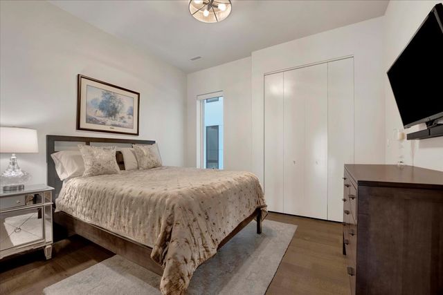 2773 N Hampden Court 302, Chicago, IL 60614