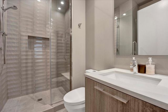 2773 N Hampden Court 302, Chicago, IL 60614