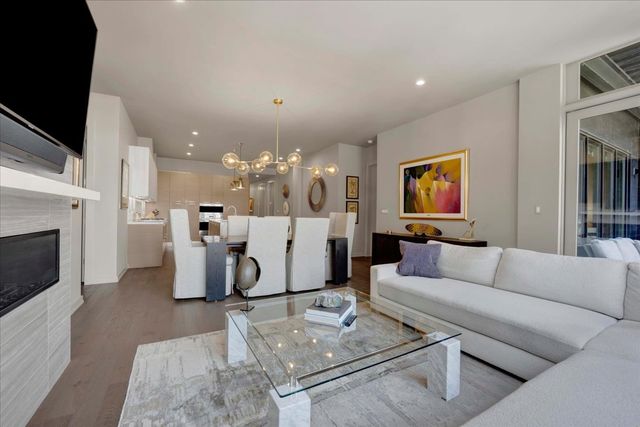 2773 N Hampden Court 302, Chicago, IL 60614