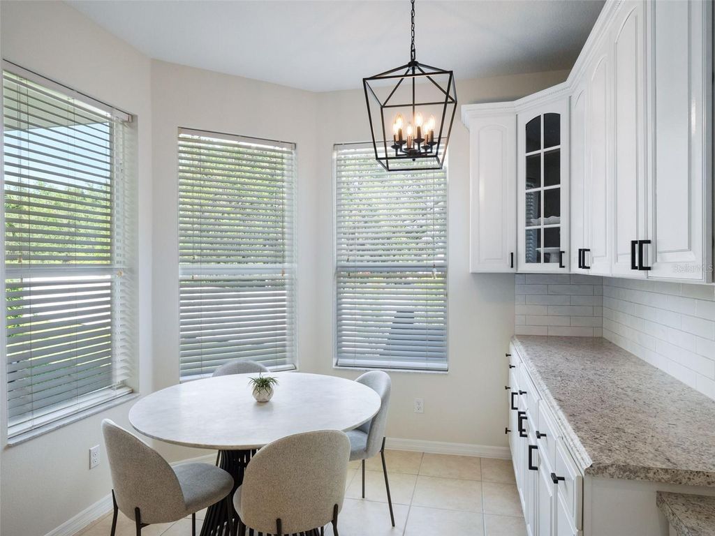 Image 14 of property listing at 13156 HATHERTON CIRCLE, Orlando, FL 32832