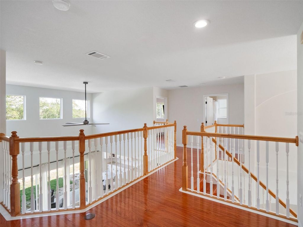 Image 24 of property listing at 13156 HATHERTON CIRCLE, Orlando, FL 32832