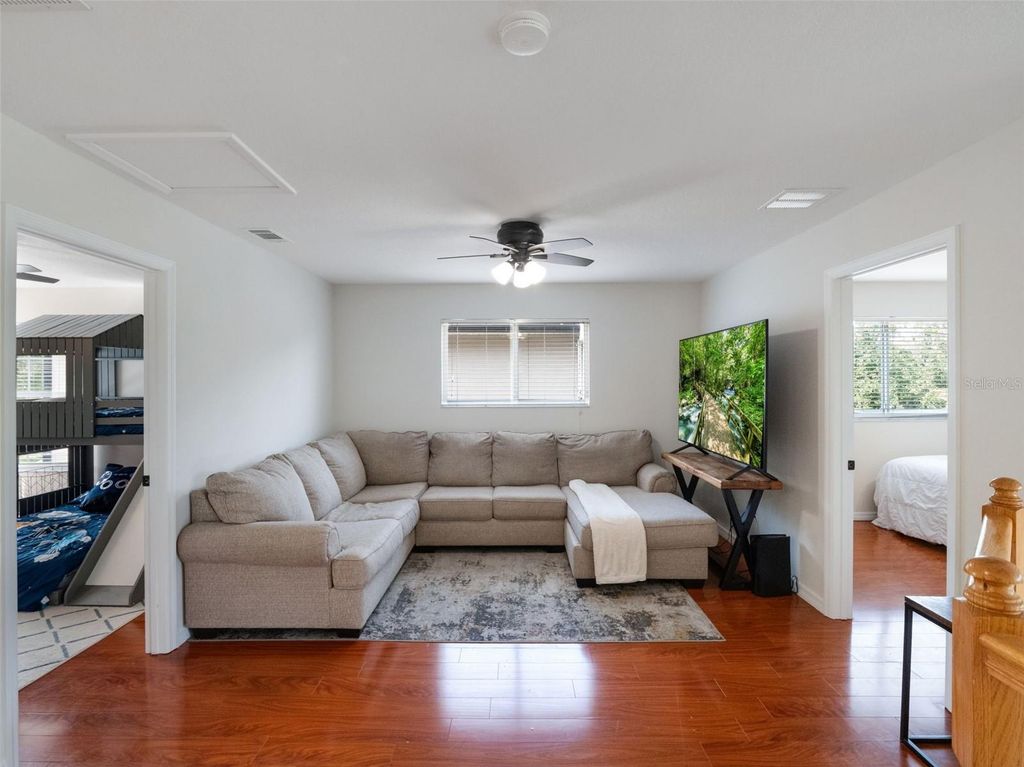 Image 26 of property listing at 13156 HATHERTON CIRCLE, Orlando, FL 32832