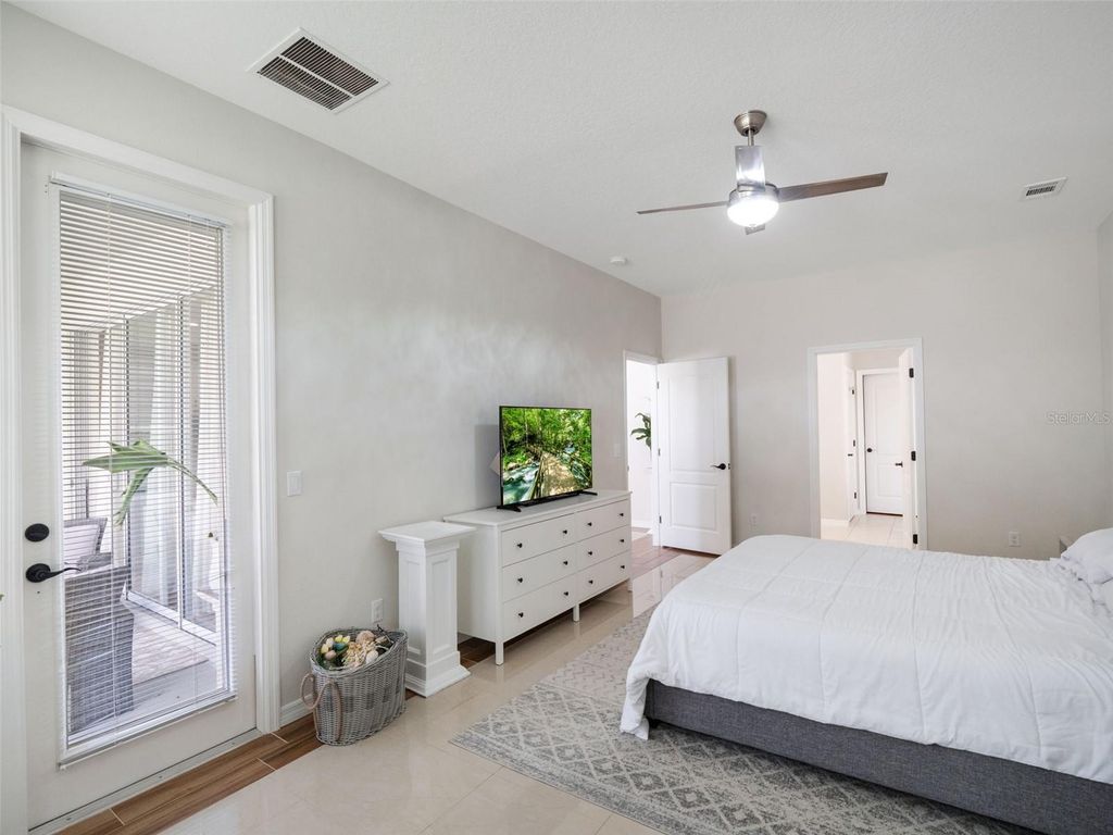 Image 27 of property listing at 13156 HATHERTON CIRCLE, Orlando, FL 32832