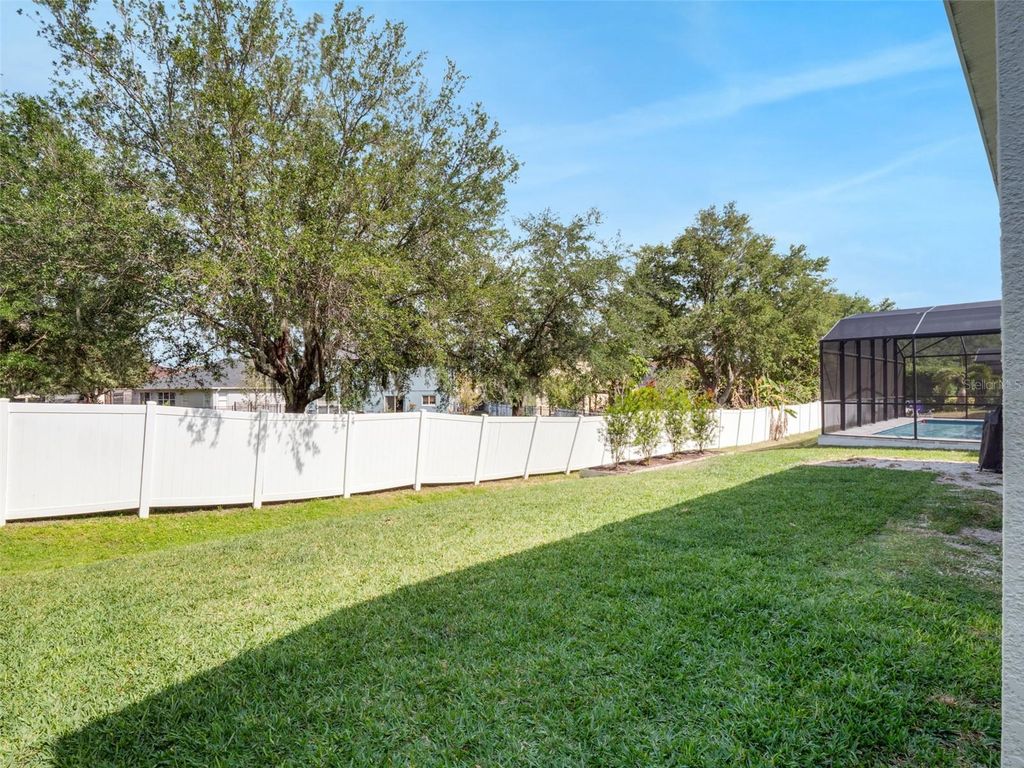 Image 43 of property listing at 13156 HATHERTON CIRCLE, Orlando, FL 32832