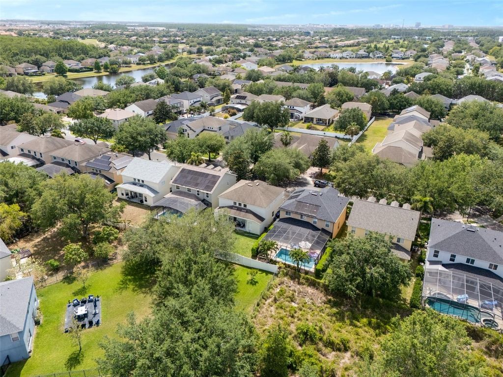 Image 51 of property listing at 13156 HATHERTON CIRCLE, Orlando, FL 32832