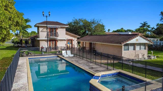 300 SW 123rd Ave, Miami, FL 33184