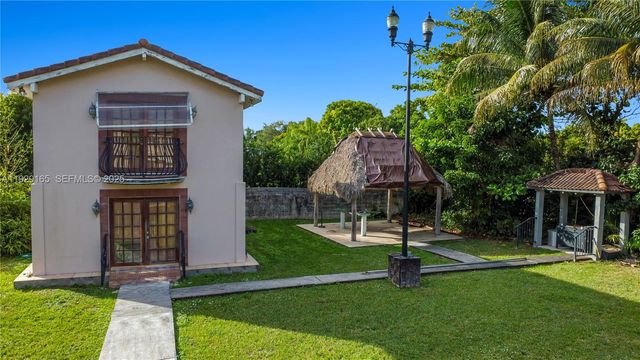 300 SW 123rd Ave, Miami, FL 33184